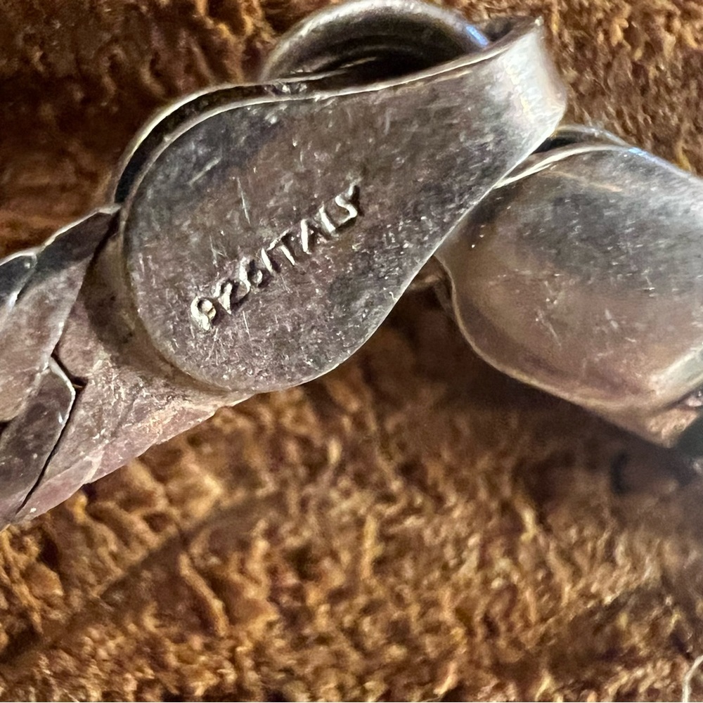 ๐NATIVE AMERICAN ๐ Genuine Silver & Turquoise Bear Pendant with Silver chain. - Picture 7 of 11